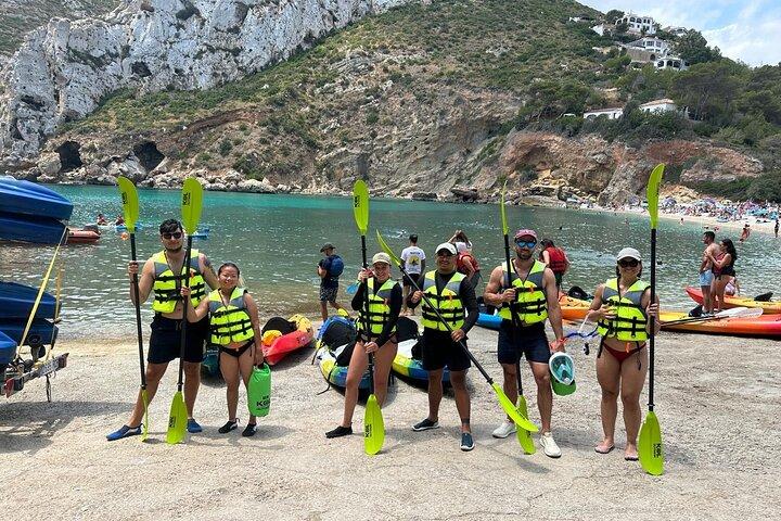 Excursão de caiaque pelas enseadas de Granadella e Caló