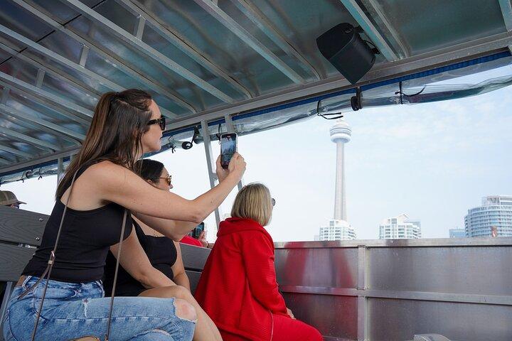 CNタワーとボートクルーズ付きベストオブトロント小グループツアー