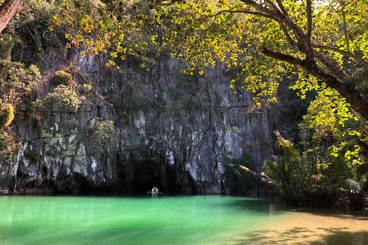 Sabang Adventure Caves Floder Vandfald og strand