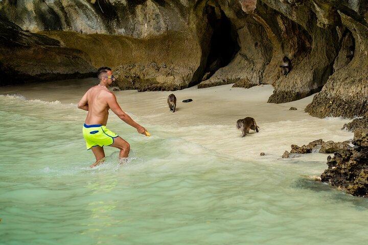 Salida del sol Phi Phi Khai y la isla de Bambú con traslado desde Phuket