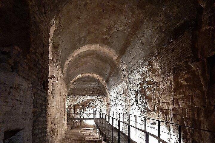 Visite du métro et de l'aréna Colosseum By Night