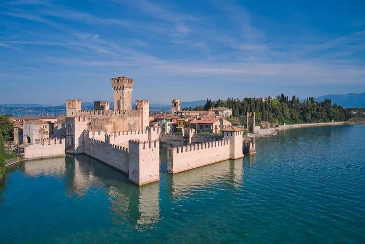 Von Mailand Verona Sirmione Gardasee Private Bootsfahrt