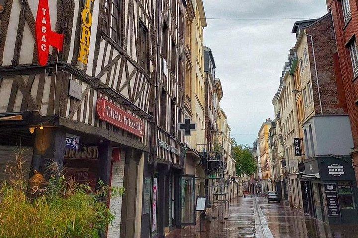 パリからモンサンミッシェルとルーアンへのプライベート日帰り旅行
