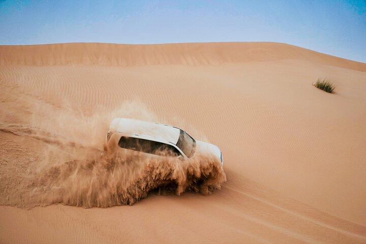 Safari dans le désert Abu Dhabi avec Dune Bashing et dîner barbecue