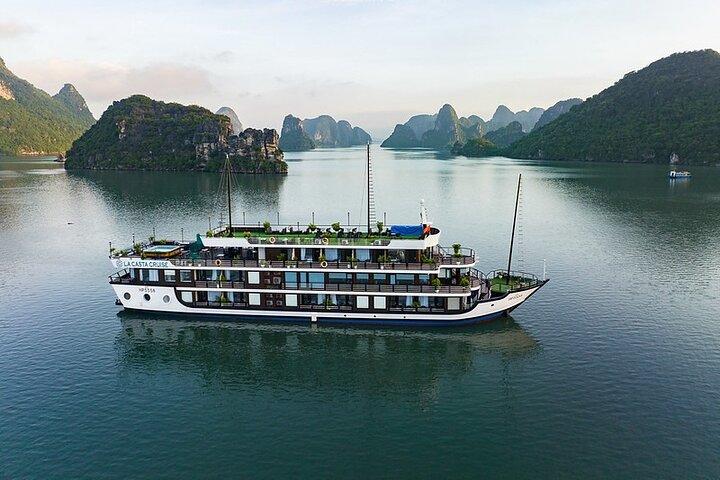 Halong & Lan Ha Bay Lacasta 5-stjernet krydstogt 3D2N fra Hanoi