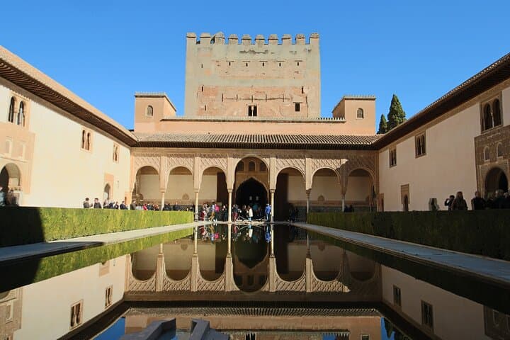 Guided tour of the Alhambra and Generalife