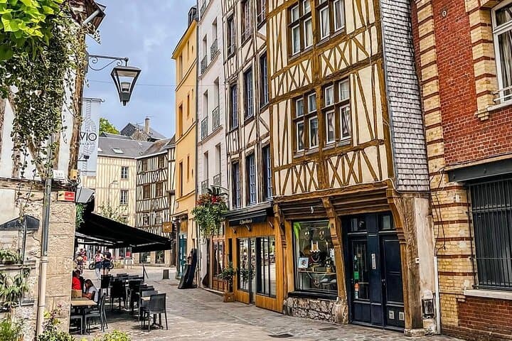 Normandy in a Day Trip to Rouen and Etretat from Paris