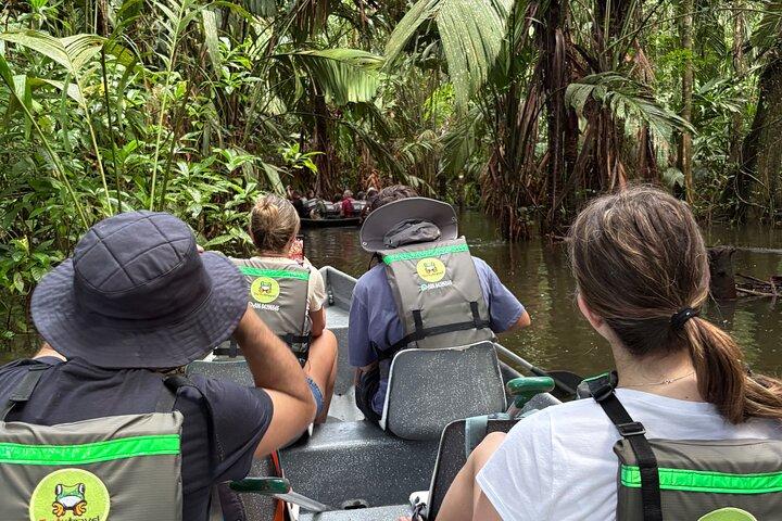 Eventyr kanotur i Tortuguero