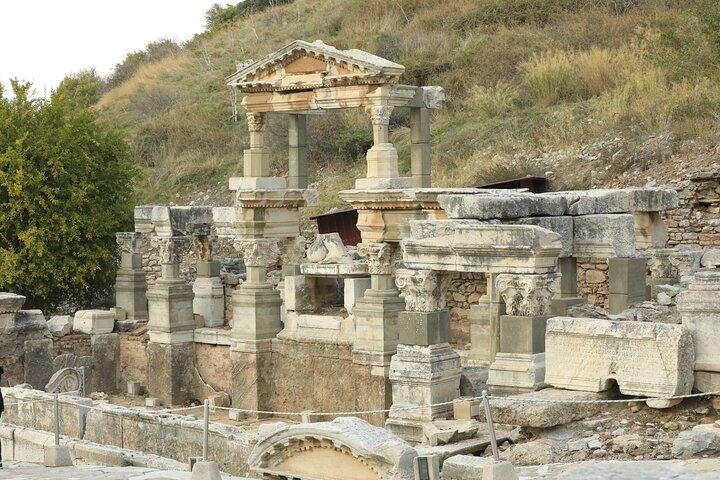 Aegean Wonders: Tour to Laodicea, Pamukkale, Ephesus, Kusadasi