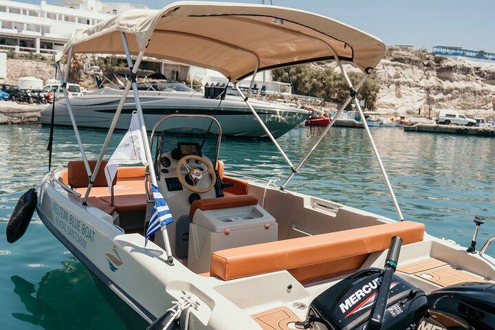Santorin: Lizenzfreier Luxusbootverleih – Halb- oder Ganztag