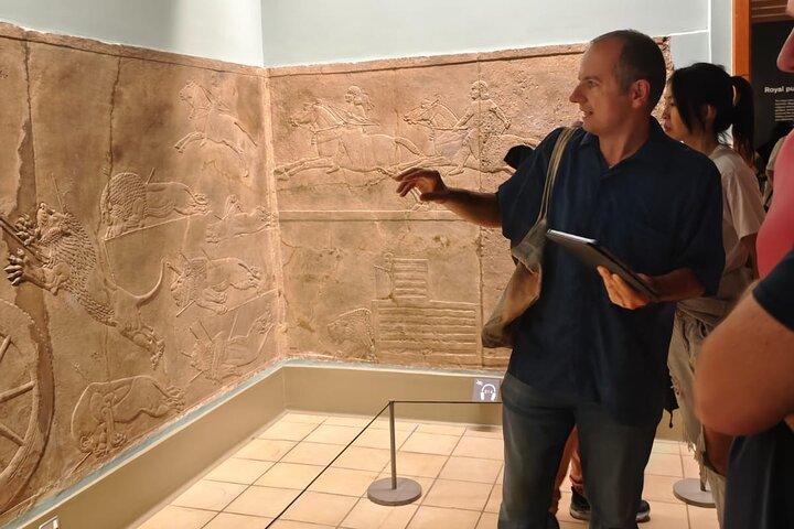 大英博物館プライベートツアー：古代デーモンと時代を超えた美しさ
