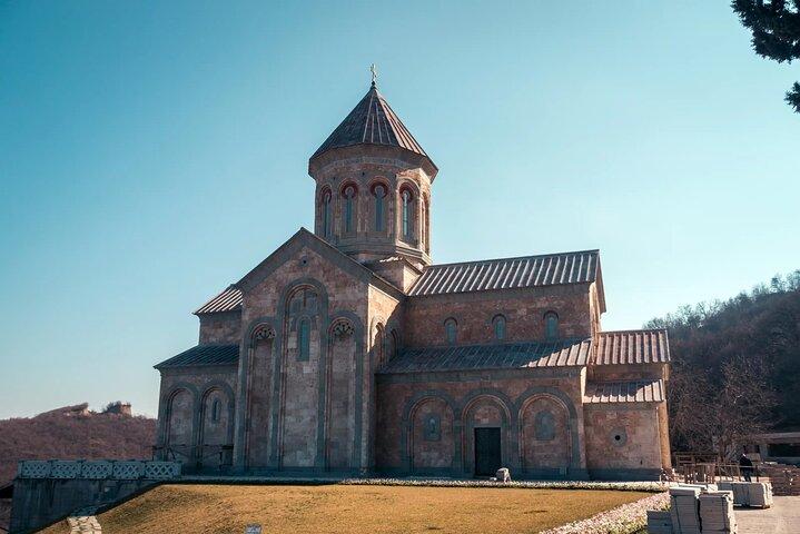 Full-Day Kakheti Tour Wine, Food and Sighnaghi City of Love