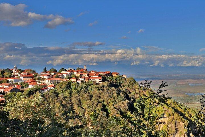 Full-Day Kakheti Tour Wine, Food and Sighnaghi City of Love
