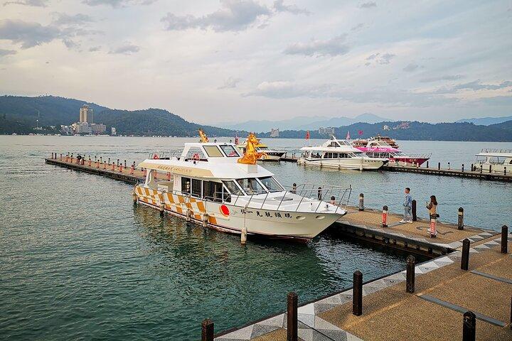 息を呑むようなサンムーン湖ツアー