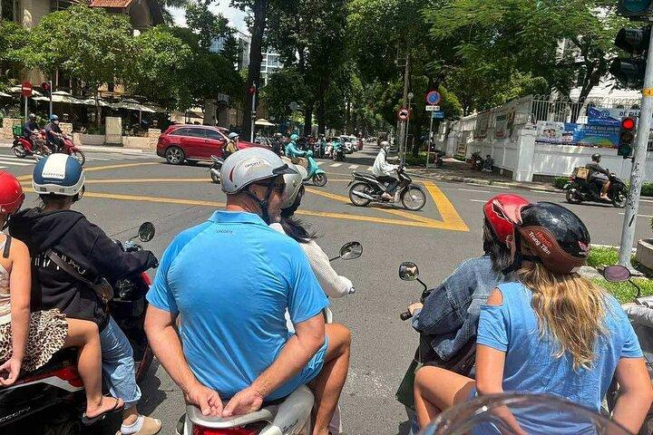 Tour di street food a Ho Chi Minh City in moto