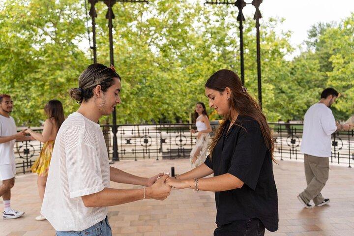 Salsa og Bachata klasse i El Retiro park