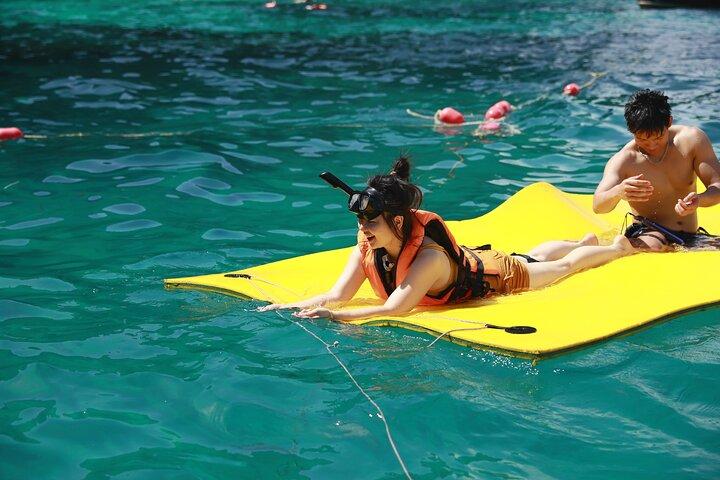 Phi Phi Island og Maiton Island fuld dagstur med luksusbåd