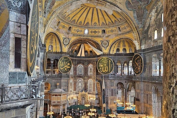 Istanbul Layover Tour –Private Guide & Airport / Port Transfers