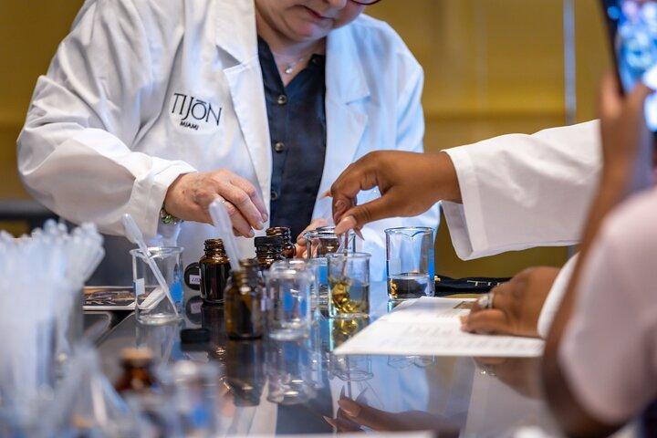 Miami Perfume Making Experience : Express 45 Minutos