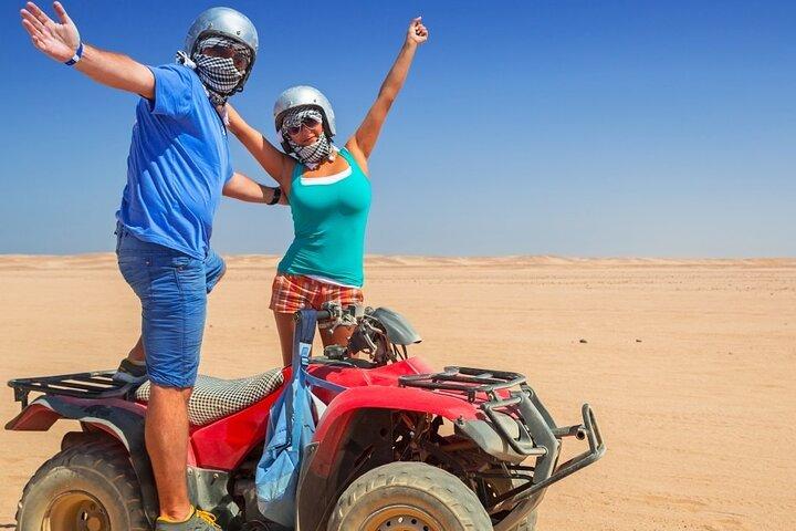 Experiencia en el desierto del Sinaí: cena en quad y beduina