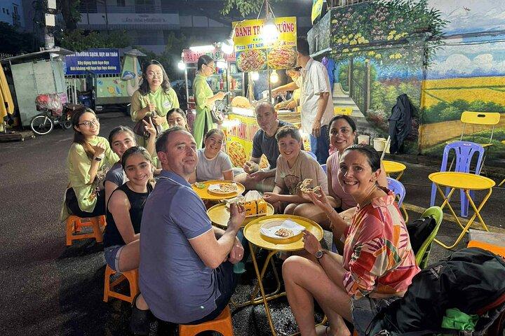 Ho Chi Minh City: tour a piedi del cibo di strada con 12 degustazioni
