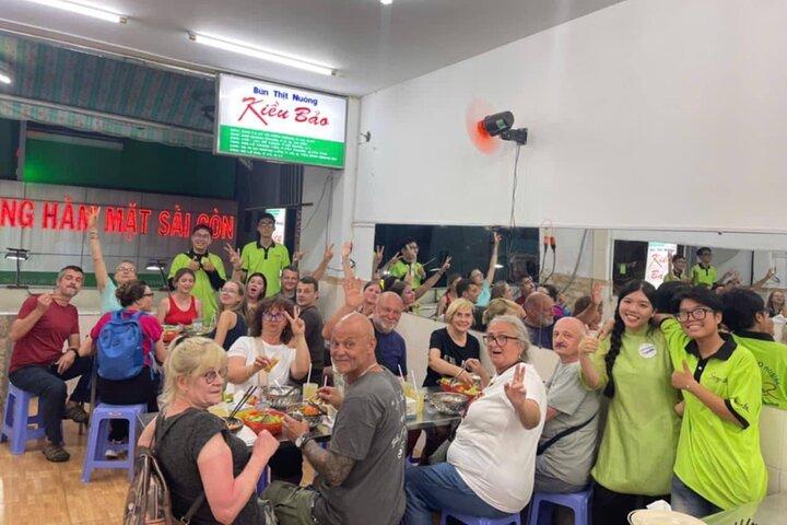 ホーチミン：12種類の味が楽しめる屋台料理ウォーキングツアー