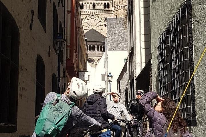 ケルン2時間ガイド付き自転車で5大見どころへ