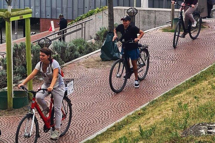 ケルン2時間ガイド付き自転車で5大見どころへ