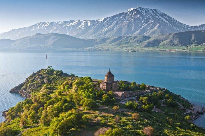 Tour privado: Garni, Geghard, Sinfonia das Pedras e Sevan
