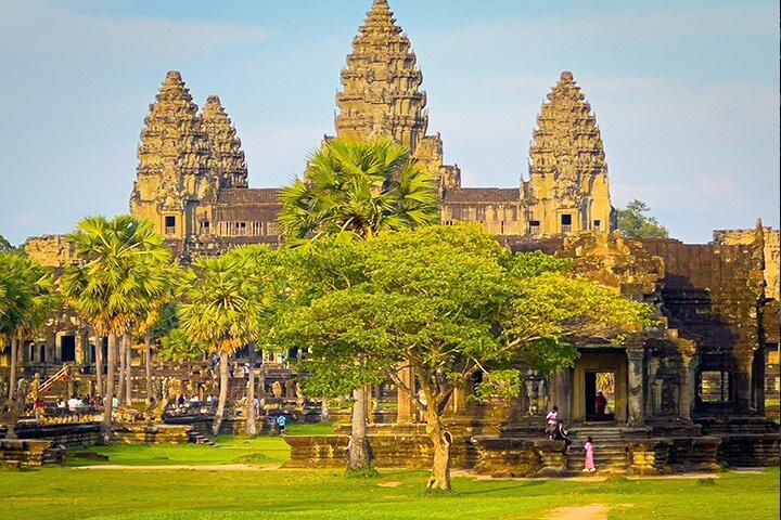 Angkor Wat Temple Sunset Shared Tour By Luxury Minivan