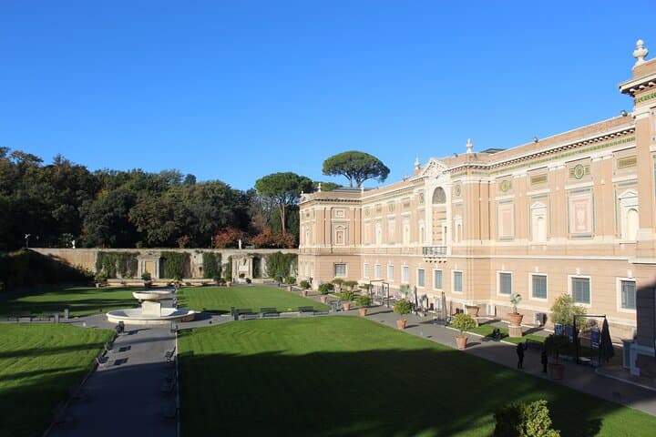 Vatican Museum and Sistine Chapel Hosted Entrance