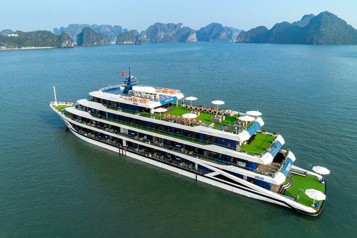 Hanoi : 2 - Tag Lan Ha Bay Luxury Doria 5 - Sternfahrt mit Balkon