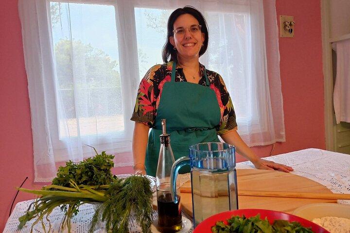 Classe de culinária grega perto do Templo de Poseidon em Sounio com Antonia