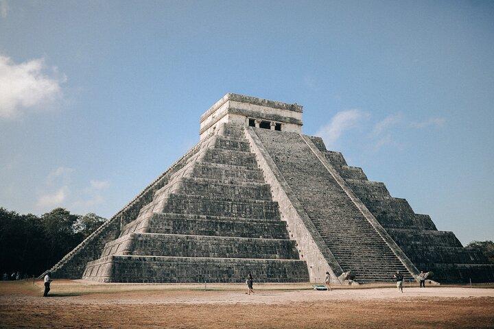 Tour en grupo pequeño a Chichén Itzá llegada temprana Ekbalam y Cenote