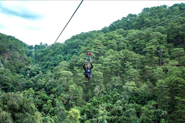 Experiência de Zipline em Datanla Waterfall
