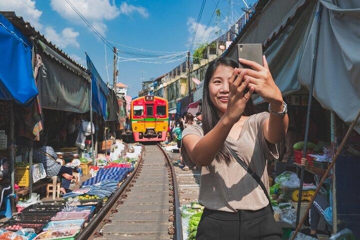 Visite guidée privée du marché ferroviaire et du marché flottant de Mae Klong