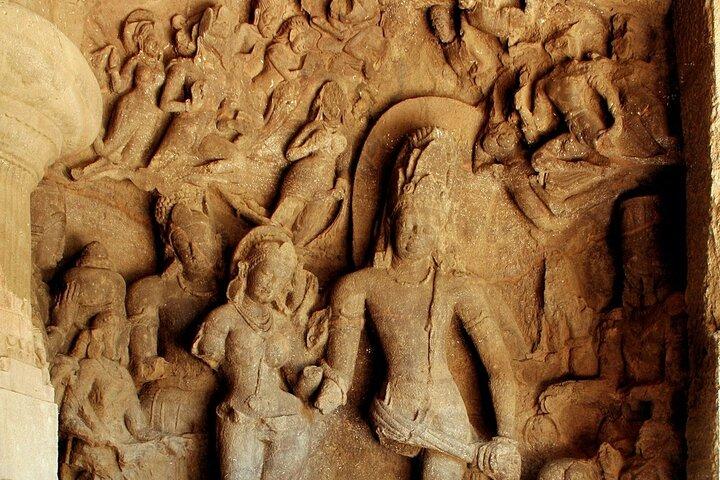 エレファンタ洞窟の秘密を発見する：ムンバイからの日帰り旅行