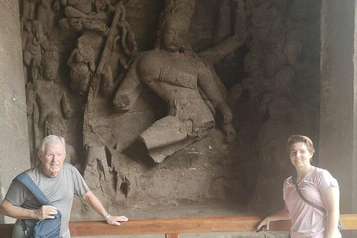 エレファンタ洞窟の秘密を発見する：ムンバイからの日帰り旅行
