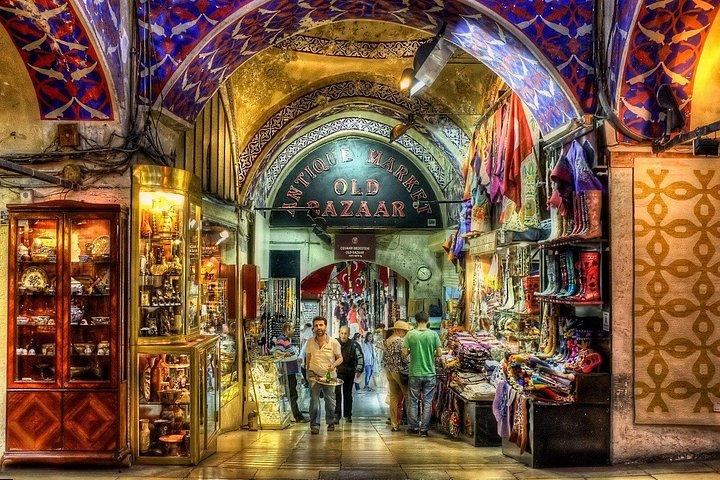 Highlights of Istanbul: Hagia Sophia & Topkapi Palace w/ Lunch