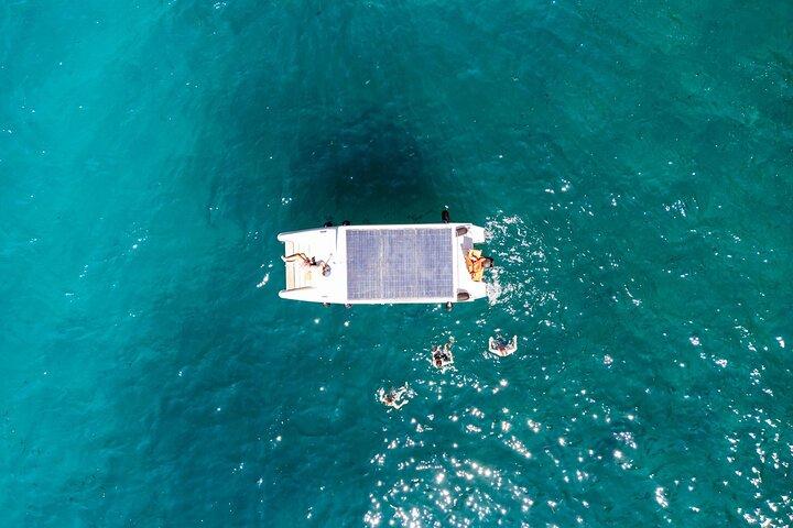 ポリニャーノ・ア・マーレ:洞窟ボートツアー、プロセッコ、そして水泳