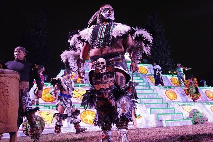 ソチミルコの伝説的な死者の日の夜のショー