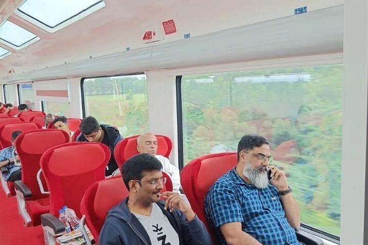 列車で行く当日アグラツアー－タージ・マハル＆ファテープル・シークリーツアー