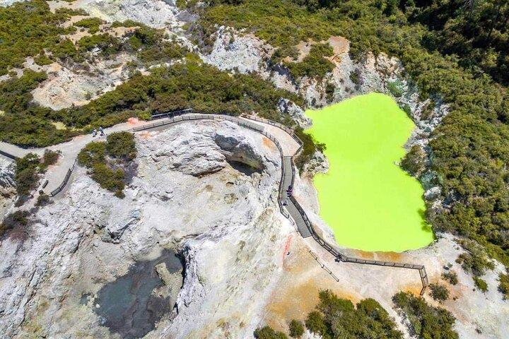 Wai-O-Tapu & Wai Ariki Hot Springs Tour em grupo pequeno em Auckland