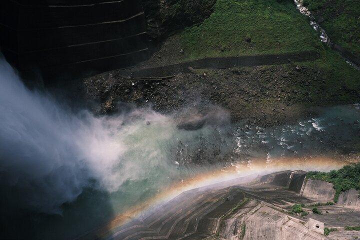 立山黒部アルペンルート：ワールドエッジへのプライベートツアー