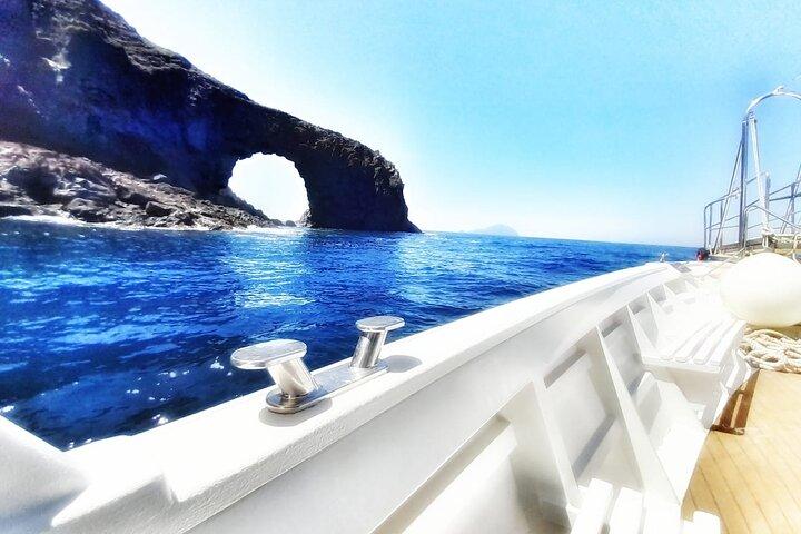 Boat Tour to Lipari and Salina DA Lipari