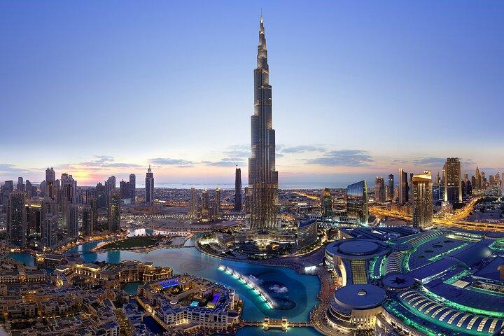 Tour di mezza giornata della città di Dubai in Moschea Blu, Creek e Souqs