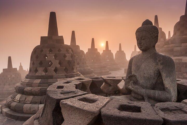 Tour al amanecer de Borobudur en el templo
