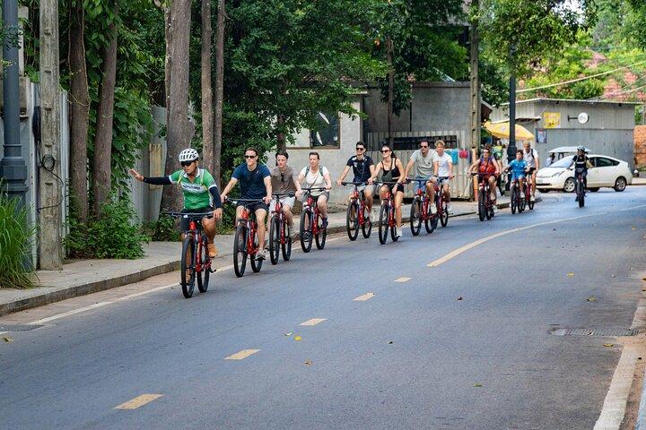 シェムリアップ市内自転車ツアー／Eバイクまたはトゥクトゥク