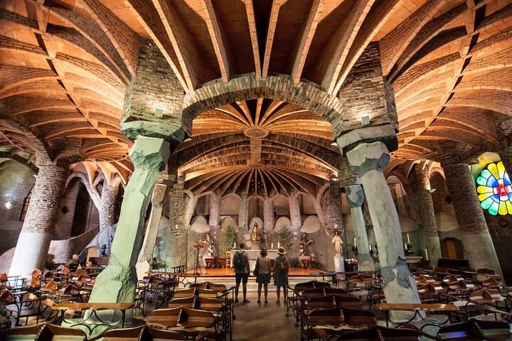 Montserrat and Gaudi´s Crypt Private Tour with Hotel Pick-up