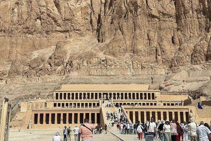 プライベート全日ツアー : Valley of Kings&queens & Hatshepsut & More